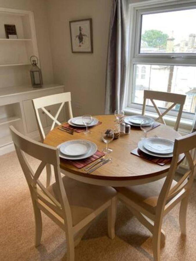 St Margarets Penthouse Apartment 라이드 외부 사진